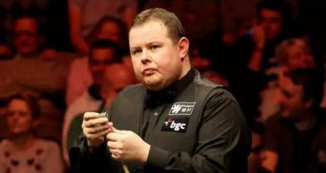 燃放烟花在 燃放烟花在